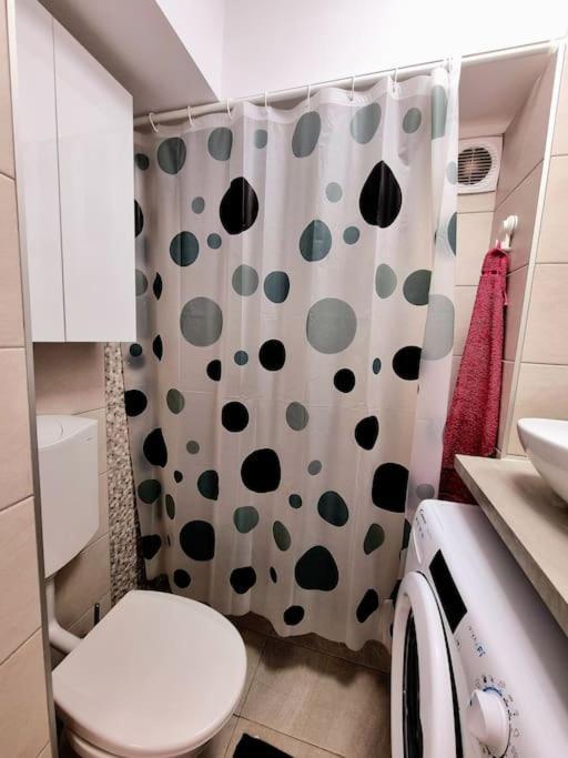 Ultracentral Magheru Studio Apartment Bucharest Luaran gambar