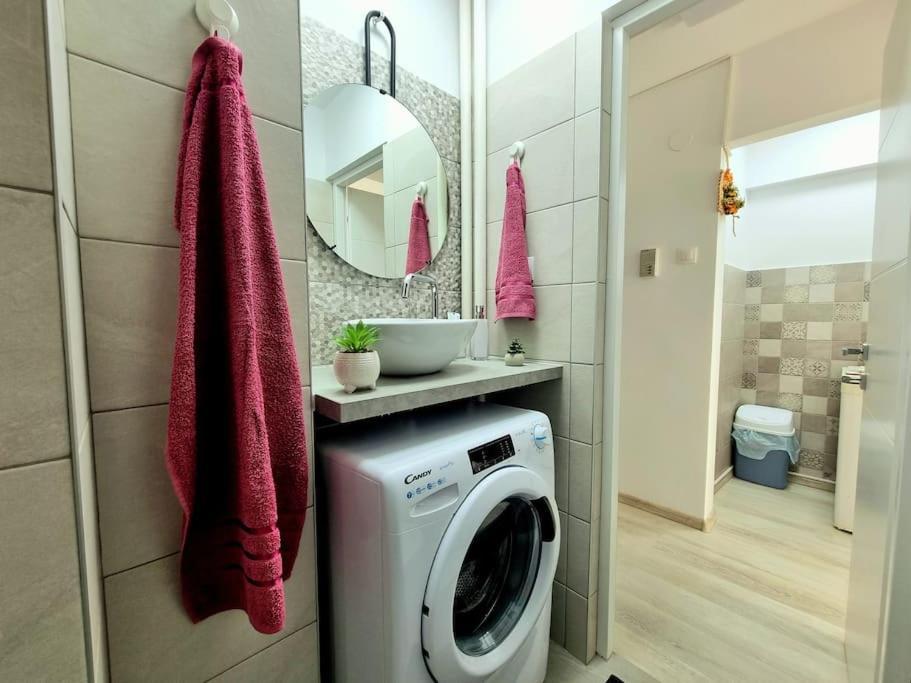 Ultracentral Magheru Studio Apartment Bucharest Luaran gambar