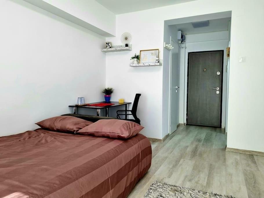 Ultracentral Magheru Studio Apartment Bucharest Luaran gambar