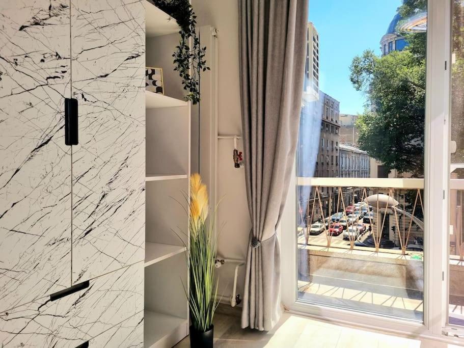 Ultracentral Magheru Studio Apartment Bucharest Luaran gambar